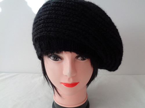 Baret v černé - angora — foto 2