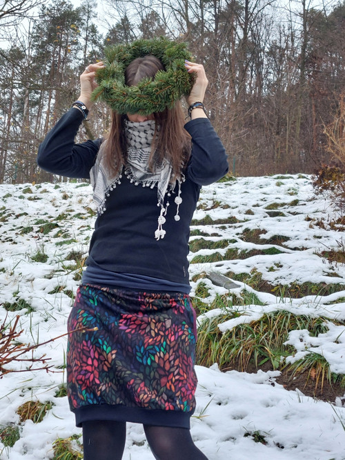 Sukně z teplákoviny-barevné lístečky — foto 3