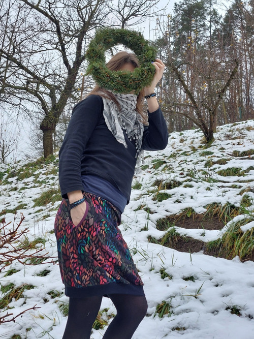 Sukně z teplákoviny-barevné lístečky — foto 5