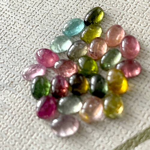 Turmalín kabošon ovál / 7x5mm — foto 6