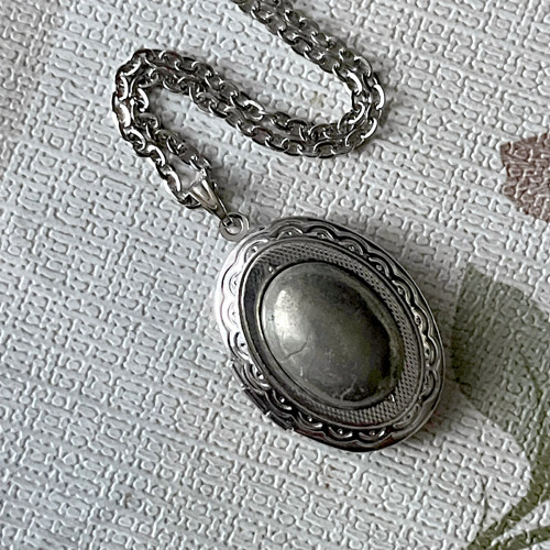 Oválný otevírací medailon pyrit E058 — foto 3