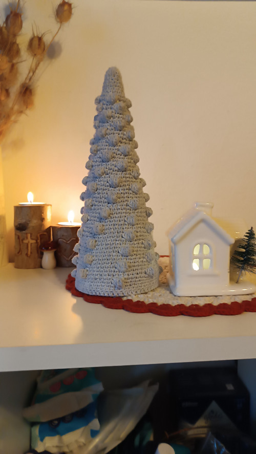 Háčkovaný vánoční stromeček, šedý — foto 2