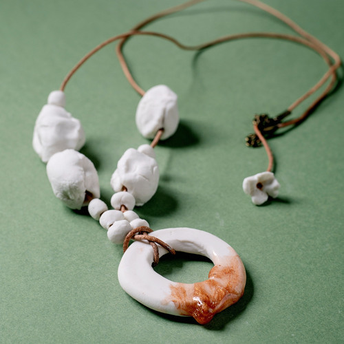 Porcelánový náhrdelník — foto 2