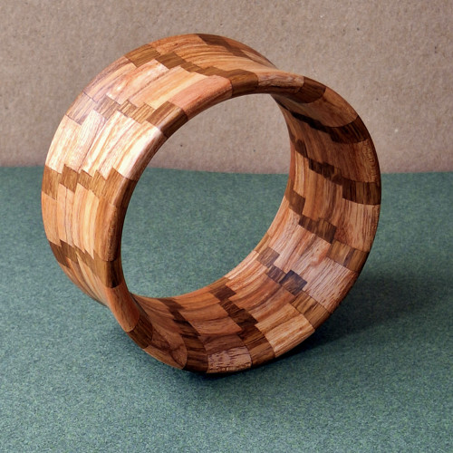 TORNÁDO dřevěný náramek segmentový 6,8 cm — foto 3