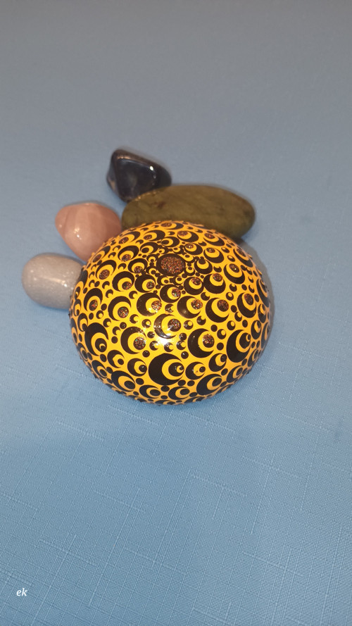 Malovaný kámen, mandala — foto 2