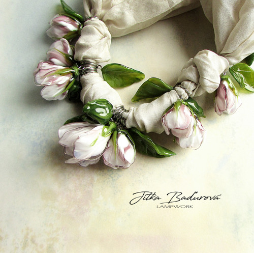 " Regina II" náhrdelník, sklo — foto 3