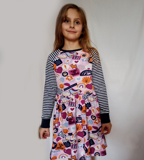 Dívčí šaty s obrázky — foto 2