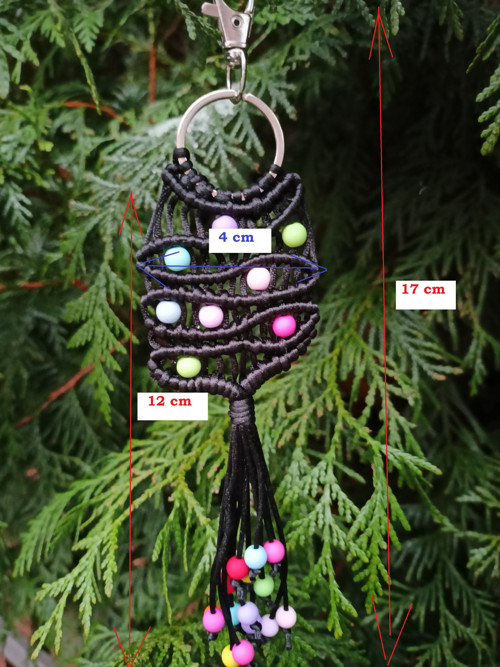 Klíčenka abstrakce, macramé — foto 3
