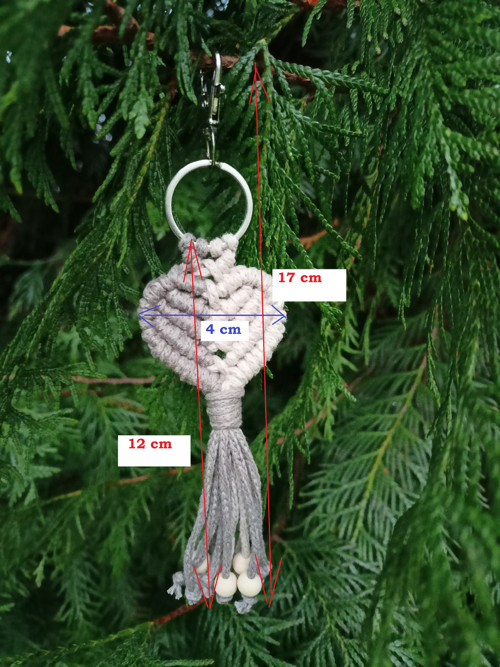 Klíčenka srdce, béžová a šedohnědá, macramé — foto 2