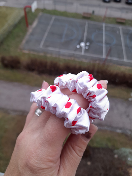 XS Gumička saténová MINI SRDÍČKA — foto 3