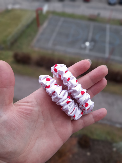 XS Gumička saténová MINI SRDÍČKA — foto 2