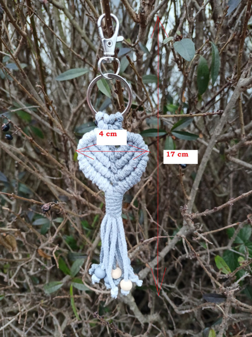 Klíčenka srdce, šedá a tmavě šedá, macramé — foto 2
