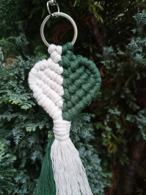 Klíčenka srdce, Bílo-zelená, macramé — foto 4