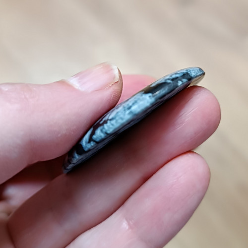 Obsidián (vločkový), ID 4458, průměr 43 mm — foto 3