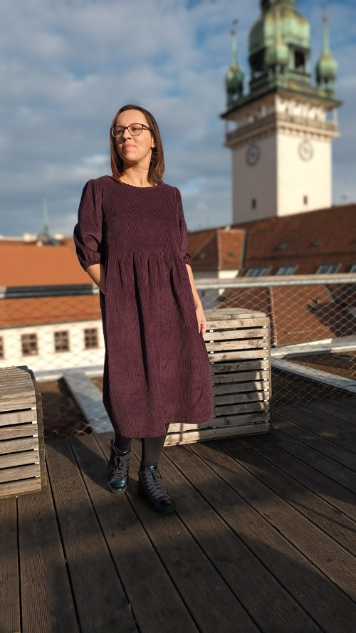 Šaty PUFF s kapsami, hrubší manšestr — foto 4