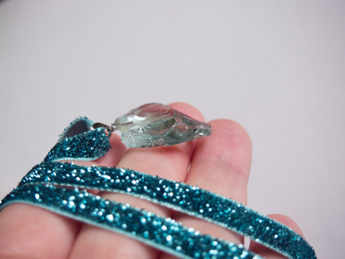 Střípek ledu - choker s fluoritem — foto 4