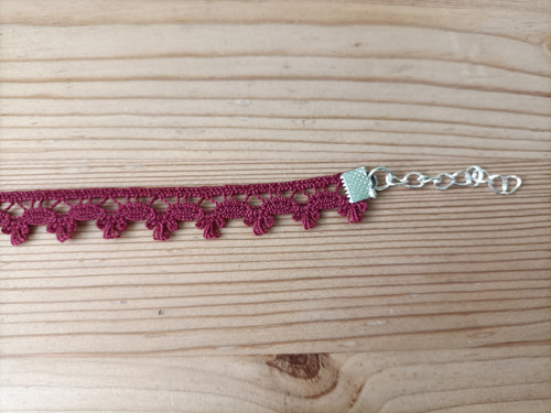 Jemný rudý choker — foto 2