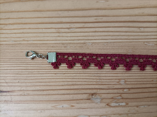 Jemný rudý choker — foto 3