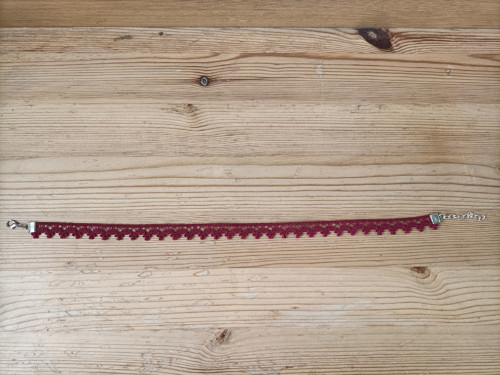 Jemný rudý choker — foto 4