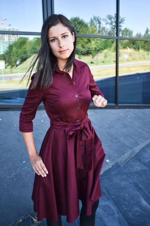 Košilové šaty SARA, bordó — foto 5