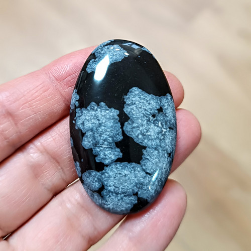 Obsidián (vločkový), ID 4481, 47x39 mm — foto 2