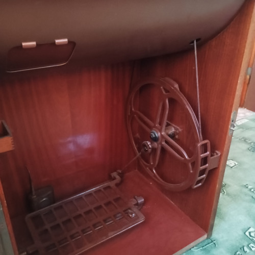 Šlapací šicí stroj Minerva — foto 3