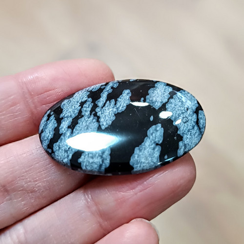 Obsidián (vločkový), ID 4525, 37x25 mm — foto 3