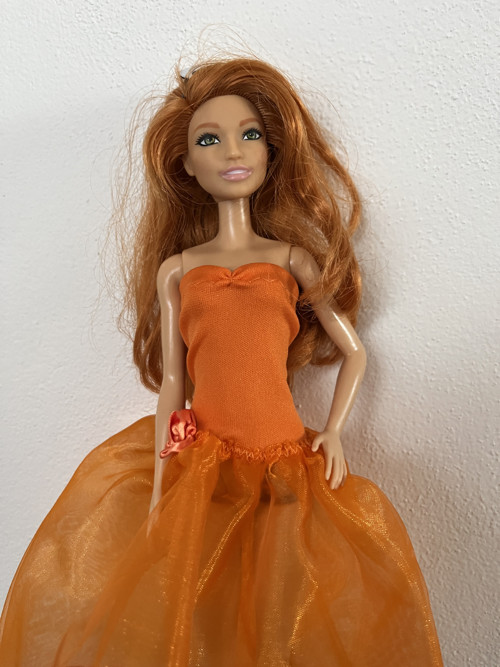 Šaty pro barbie oranžově — foto 2