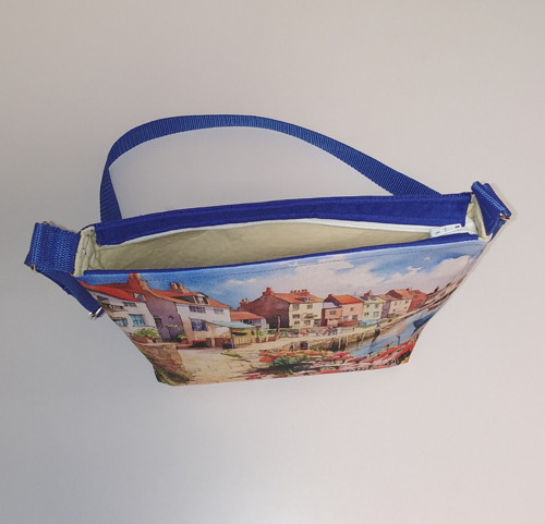 Crossbody taška DOMKY U MOŘE — foto 5