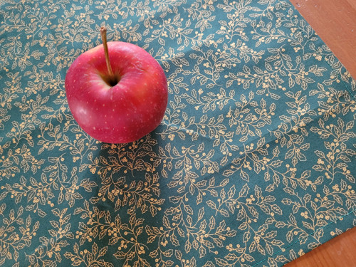 Vánoční zelený s cesmínou (75x75 cm) — foto 4