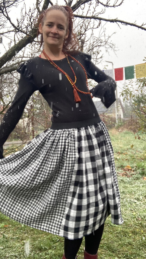 VÝPRDEJ Kostka skirt — foto 3