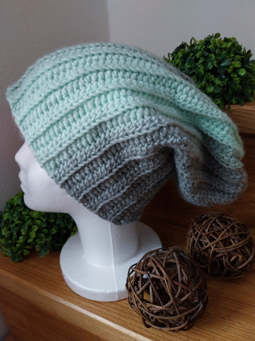 Zimní háčkovaná čepice Basic ombre — foto 3