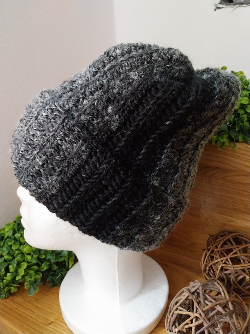 Zimní háčkovaná čepice Basic ombre — foto 3