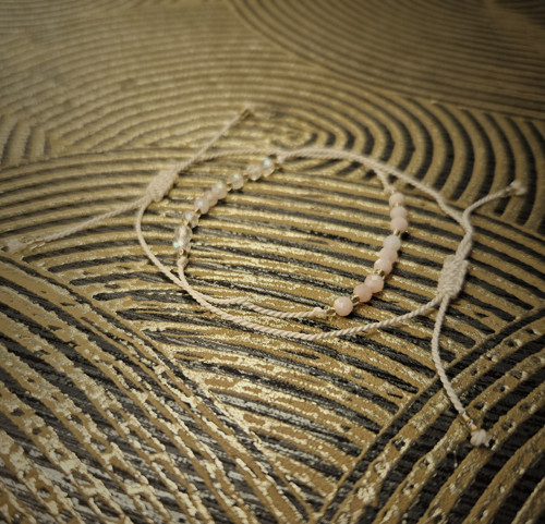 Boho macramé náramek na přání s minerály — foto 3