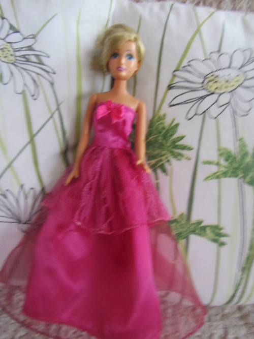Společenské šaty pro Barbie č. 6 — foto 2