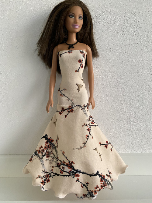 Šaty na panenku Barbie — foto 2