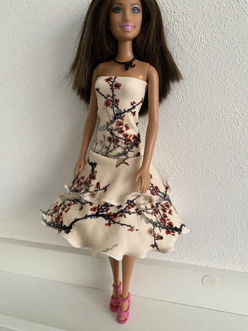 Šaty na panenku Barbie — foto 2