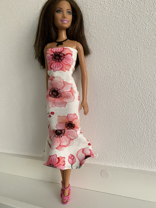 Šaty na panenku Barbie — foto 2