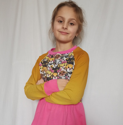 Dívčí šaty s kočičkami — foto 3