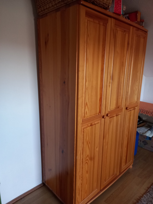 Borovicová skriňa — foto 4