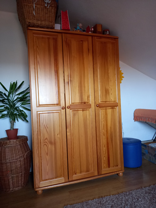 Borovicová skriňa — foto 2