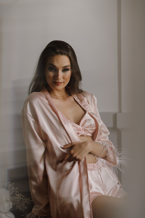 Luxusní župánek s peříčky — foto 4