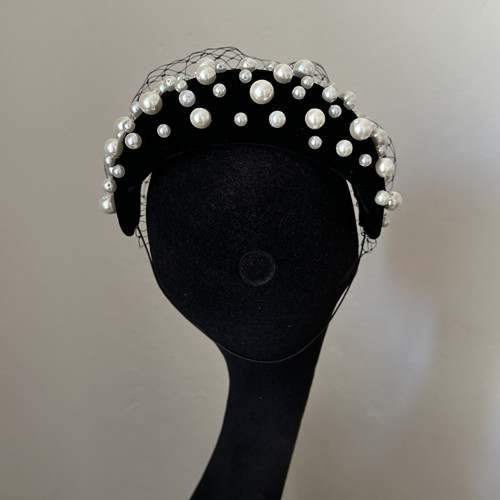 Fascinátor Headband Černý Samet Perly Závoj — foto 3
