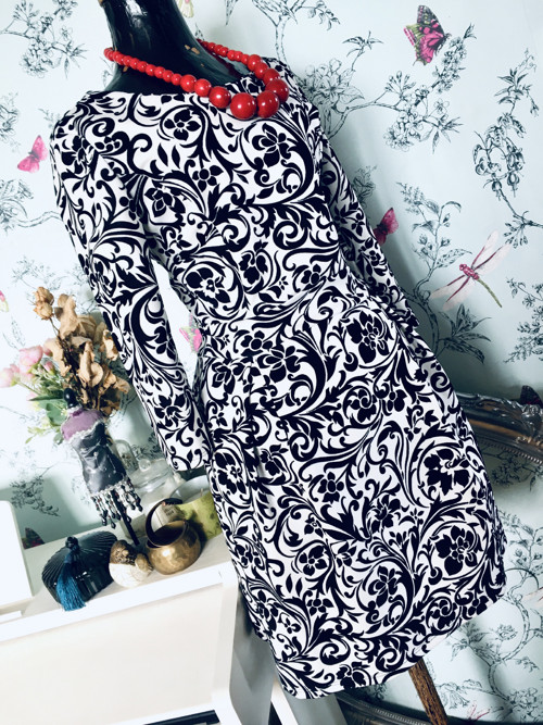 Šaty černobílé, retro look — foto 3