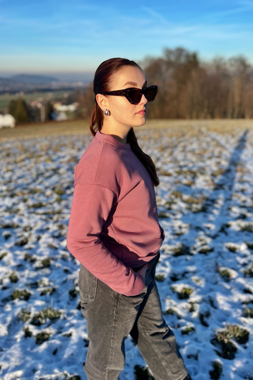 Mikina s proplétáním — foto 4