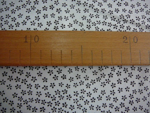 Metráž - drobná černá kytička - šíře 140cm — foto 2