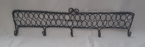 Věšák — foto 2