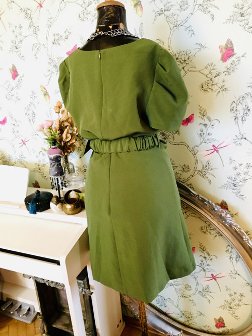 Šaty RETRO CHIC, v tmavě olivové — foto 4