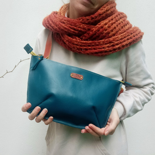 LEATHER Bag ( kožená- petrolejova) — foto 2