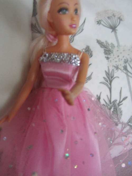 Plesové šaty pro Barbie č. 8 — foto 3